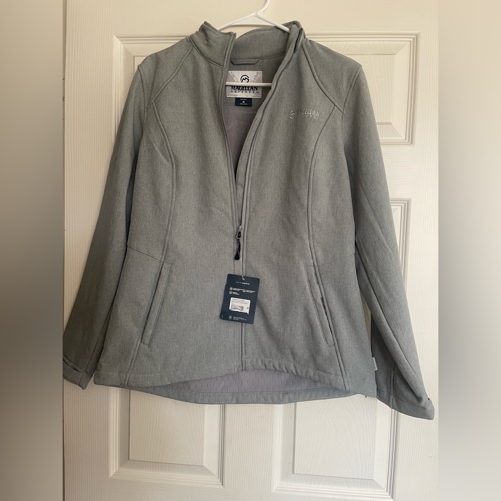Magellan Outdoors Women's Light Gray Ski Jacket